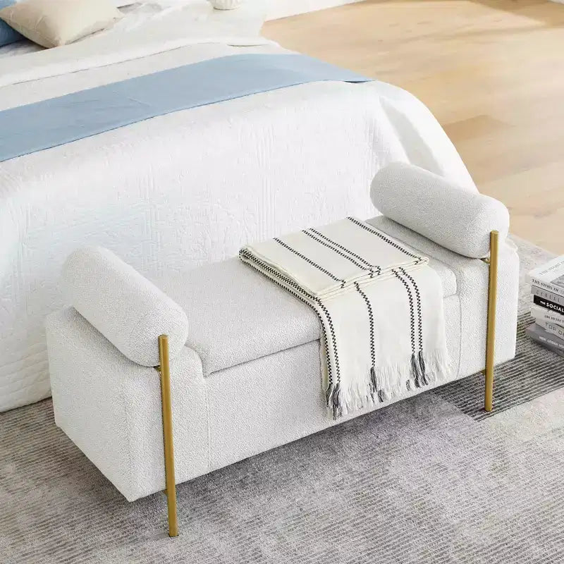 Banc de rangement élégant MAYEERTY rembourré, avec accoudoirs cylindriques et pieds en fer, pour couloir, salon, chambre, blanc