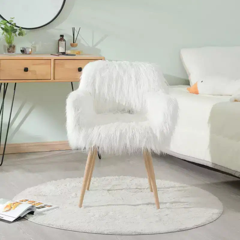 Chaise de maquillage TUYOHW en fausse fourrure, chaise de salle à manger latérale avec pieds en métal imitation hêtre, chaise d'appoint élégante pour salon, chambre, chambre d'amis, blanc