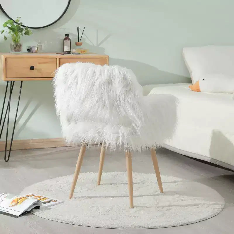 Chaise de maquillage TUYOHW en fausse fourrure, chaise de salle à manger latérale avec pieds en métal imitation hêtre, chaise d'appoint élégante pour salon, chambre, chambre d'amis, blanc