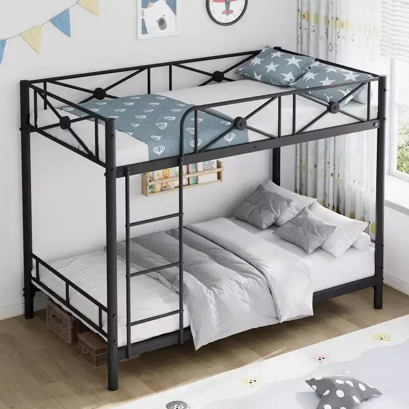 Lit superposé en métal jumeaux sur jumeaux, lits superposés industriels robustes avec barrières de sécurité et design peu encombrant, lit en acier pour l'école, la chambre à coucher