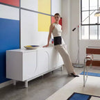 JVNOXK Meuble TV voûté élégant et stylé, adapté aux téléviseurs jusqu'à 78 pouces. Dispose d'un design minimaliste de pieds en bois massif blanc.