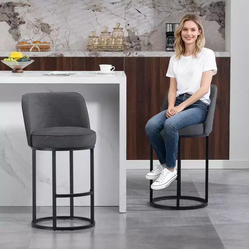 TUYOHW Lot de 2 tabourets de bar hauteur comptoir, tabourets modernes en forme de tonneau avec repose-pieds, tabourets de bar en lin doux pour îlot de cuisine et bar à domicile