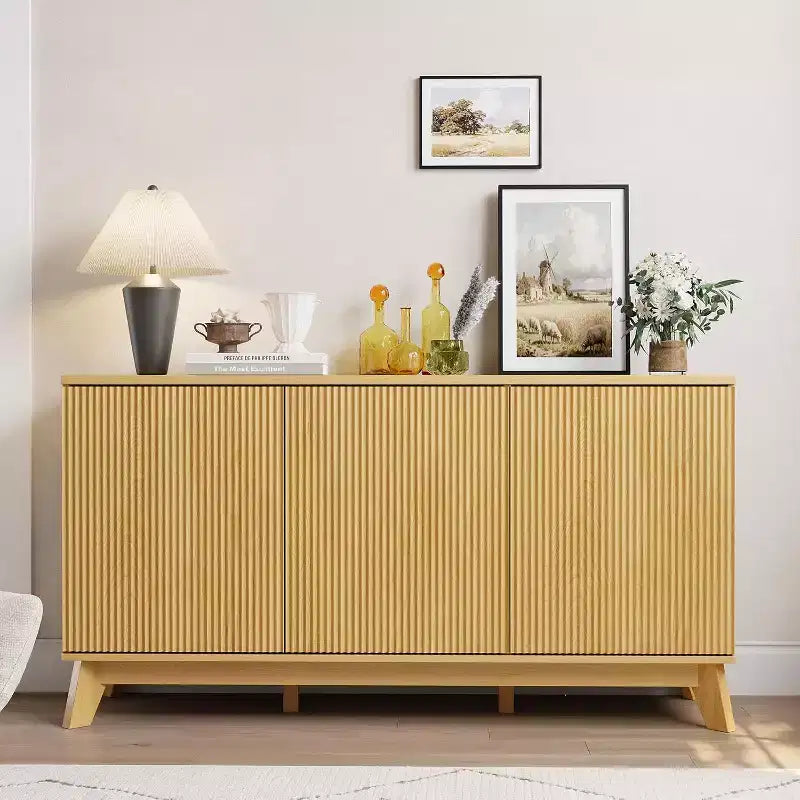 Buffet de ferme de 58 po avec 3 portes cannelées et tablettes réglables - Buffet de ferme de 58 po avec rangement
