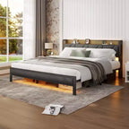 Cadre de lit plateforme King Size en métal avec tête de lit et pied de lit rembourrés, lumières LED, station de recharge, support robuste, pas besoin de sommier tapissier, USB