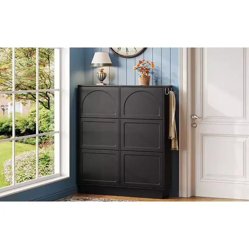 VIYET 49 Meuble à chaussures étroit à 6 tiroirs basculants, organisateur de style crème en MDF noir avec étagères réglables et 3 crochets argentés