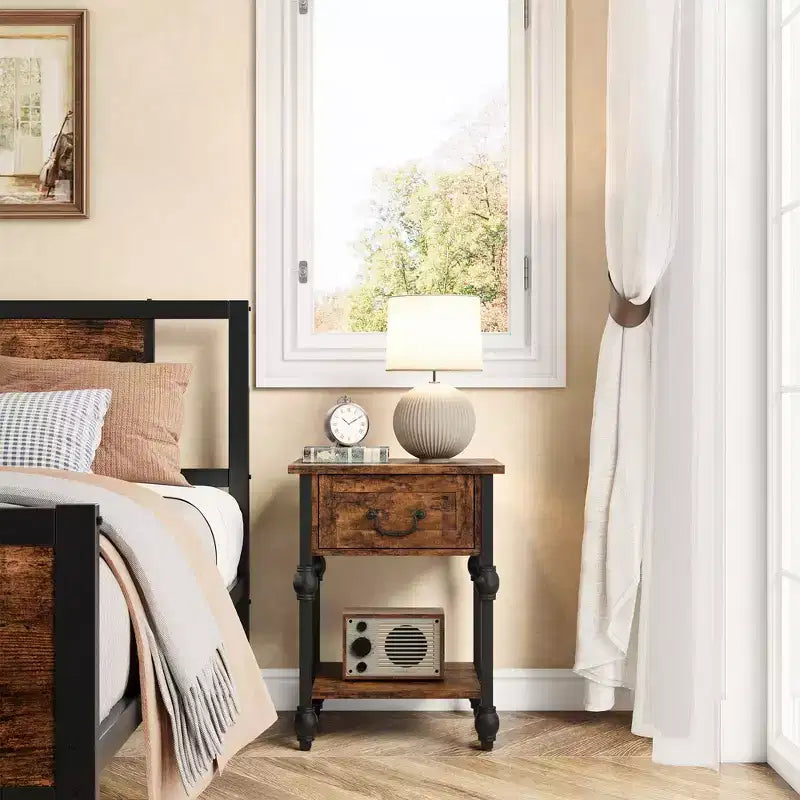 Lot de 2 tables de chevet industrielles avec tiroir et étagère, tables d'appoint à cadre métallique avec plateau en bois, tables d'appoint peu encombrantes pour salon, chambre à coucher
