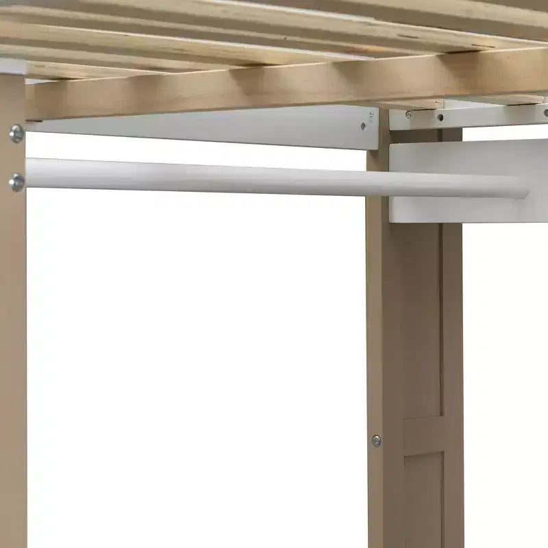 Lit mezzanine double en bois avec étagères de rangement intégrées, tringles à vêtements et bureau, cadre de lit mezzanine en bois avec garde-corps et étagères supérieures