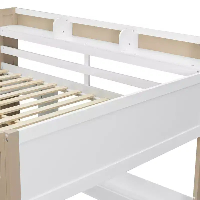Lit mezzanine double en bois avec étagères de rangement intégrées, tringles à vêtements et bureau, cadre de lit mezzanine en bois avec garde-corps et étagères supérieures