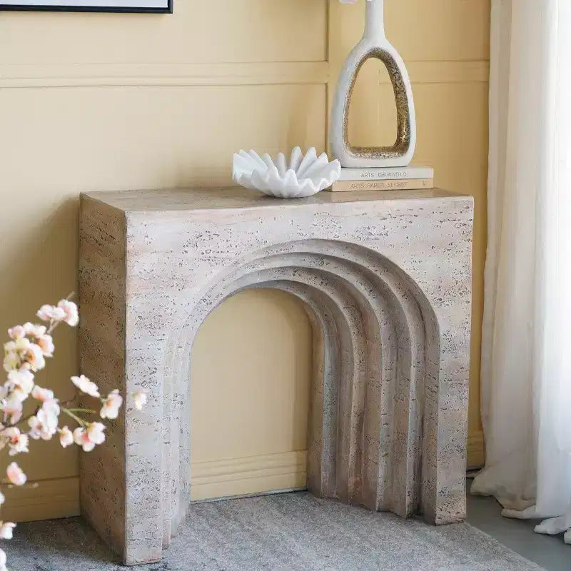 GDFStudio Jungkook Console scultpurelle en béton léger moderne avec finition aspect travertin