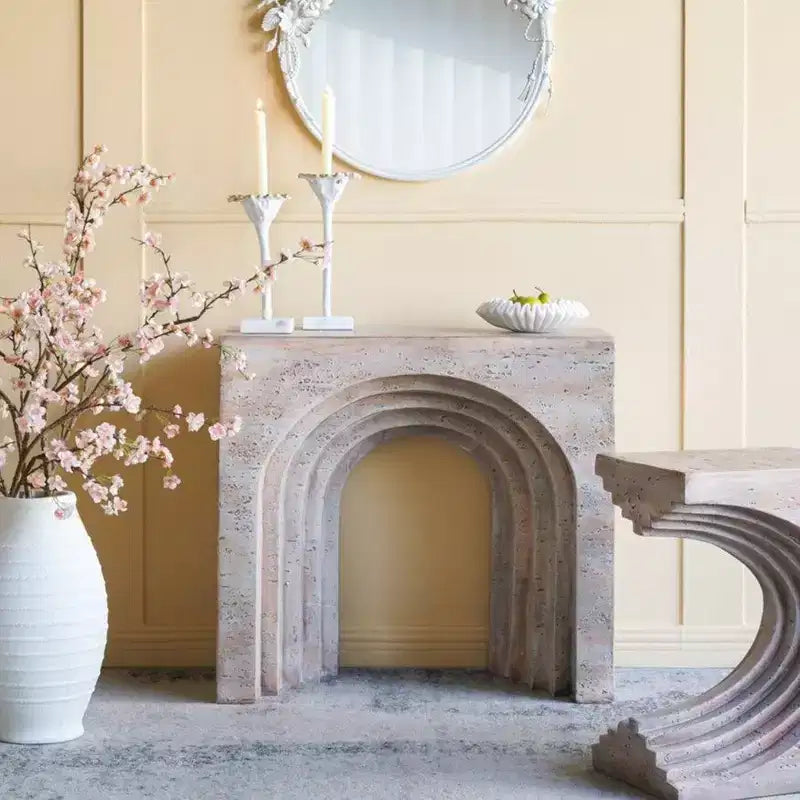 GDFStudio Jungkook Console scultpurelle en béton léger moderne avec finition aspect travertin