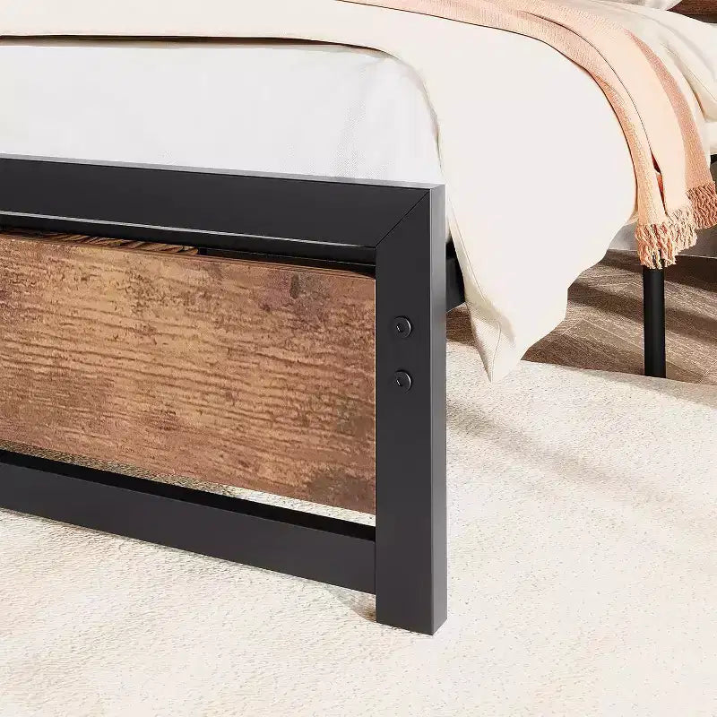 Cadre de lit Queen Size, plateforme de lit queen industrielle avec tête de lit, sommier facile à monter en marron rétro, pas besoin de sommier tapissier