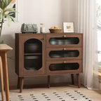 Un meuble de rangement décoratif à trois tiroirs et portes, un meuble de rangement en bois avec étagères, adapté aux salons et aux entrées