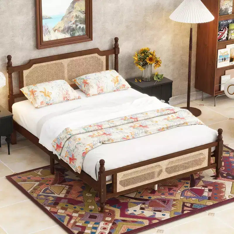Lit plateforme Queen Size avec tête de lit et pied de lit en rotin, lit en bois et rotin avec support central renforcé
