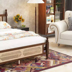 Lit plateforme Queen Size avec tête de lit et pied de lit en rotin, lit en bois et rotin avec support central renforcé