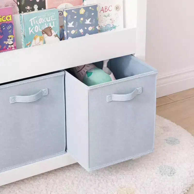 Étagère à livres pour enfants avec 3 niveaux de présentation frontale et 3 bacs en tissu, bibliothèque pour tout-petits et organisateur de rangement de jouets pour salle de jeux, blanche