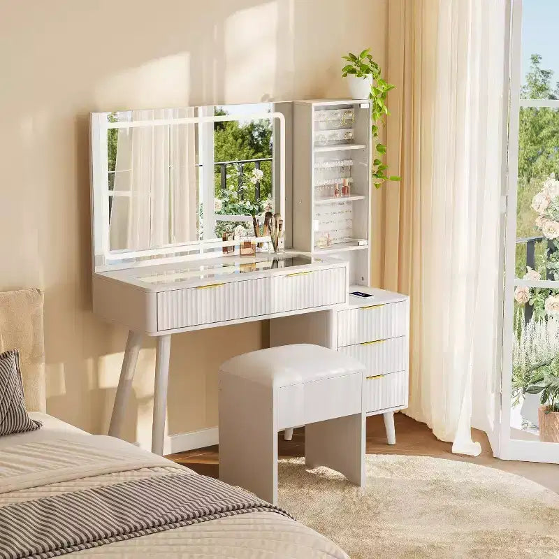 Coiffeuse avec miroir lumineux, table de maquillage avec station de charge et armoire à bijoux, ensemble coiffeuse avec plateau en verre et tabouret de rangement pour chambre à coucher
