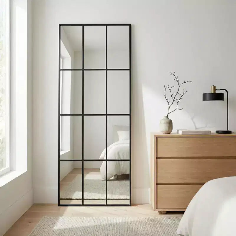 Miroir sur pied Likepay pleine longueur avec cadre en métal noir et motif à carreaux moderne