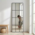 Miroir sur pied Likepay pleine longueur avec cadre en métal noir et motif à carreaux moderne