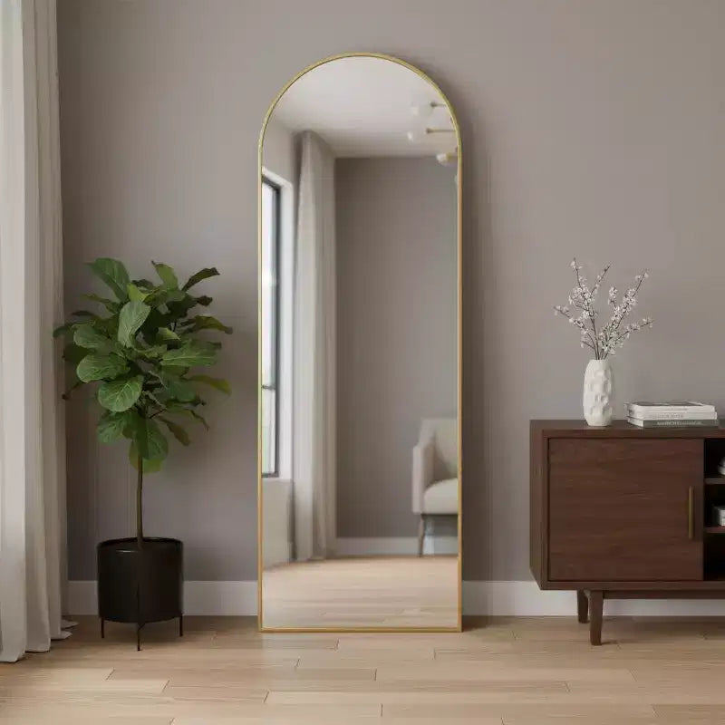 Miroir sur pied HomeRoots 64 en arche, cadre en métal doré