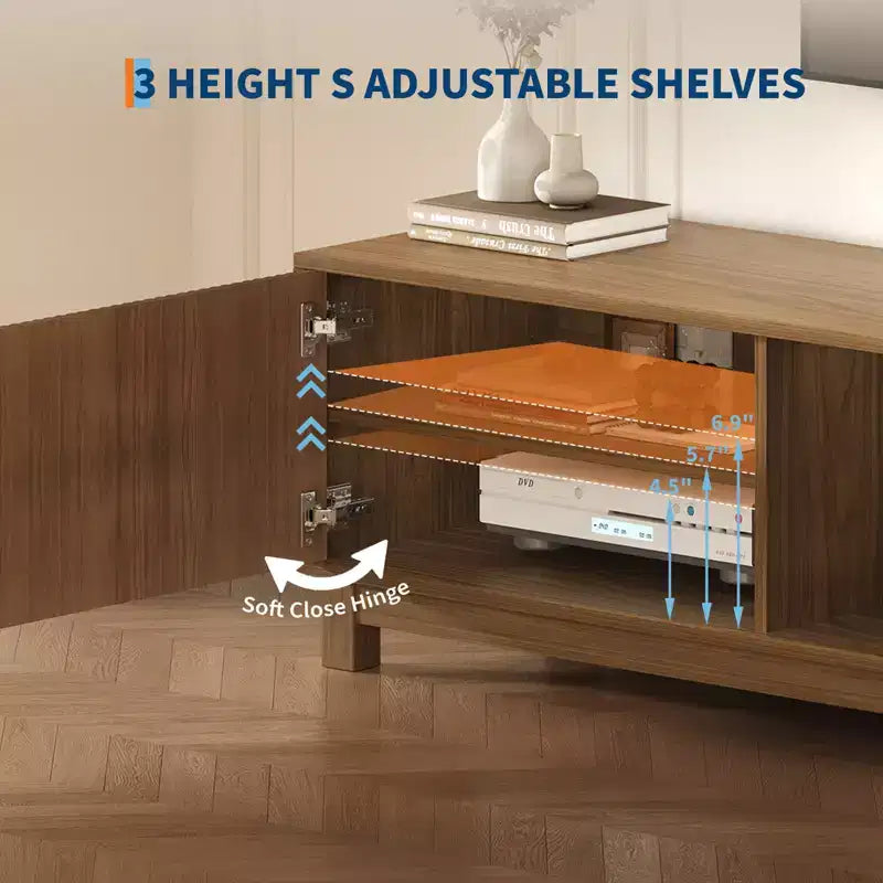 Meuble TV bas moderne du milieu du siècle de 40,4 cm de hauteur, console TV cannelée de 177,8 cm de long avec étagère de rangement ouverte et portes cannelées pour salon, chambre à coucher