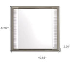 Miroir encadré HomeRoots 38, blanc et argent, en bois, avec éclairage, à monter sur commode