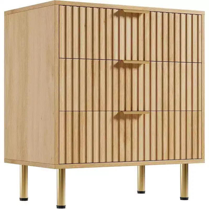 Commode moderne cannelée à 3 tiroirs. Tiroirs profonds et plateau large. Organiseur en bois polyvalent pour chambre, salon ou couloir.