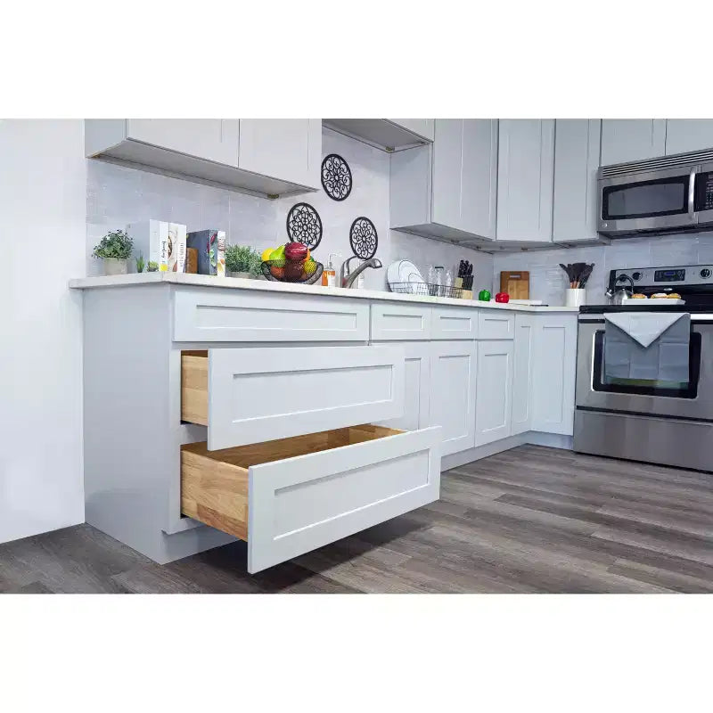 Meuble bas de cuisine CASAINC 27 L x 42 H x 12 P Shaker, cadre en bois massif, peinture à base d'eau à faible teneur en COV, fermeture douce, RTA, gris tourterelle