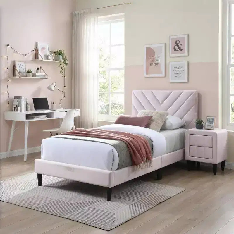 Lit plateforme contemporain GDFStudio Evelyn en velours rembourré avec tête de lit réglable