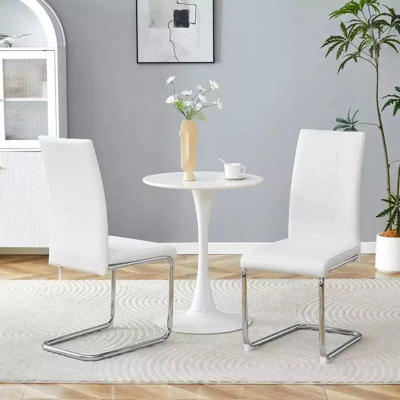 Lot de 4 chaises de salle à manger avec revêtement en PU, dossier haut et pieds en métal chromé