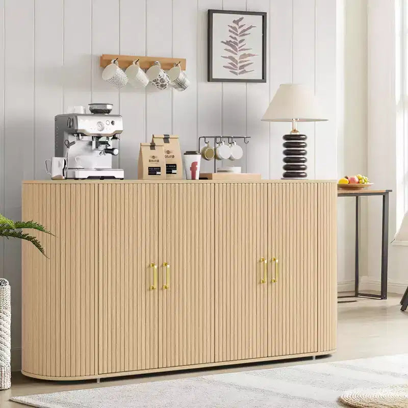 Buffet enfilade de 63 po avec rangement, crédence cannelée avec étagères réglables, buffet moderne aux bords incurvés, table console