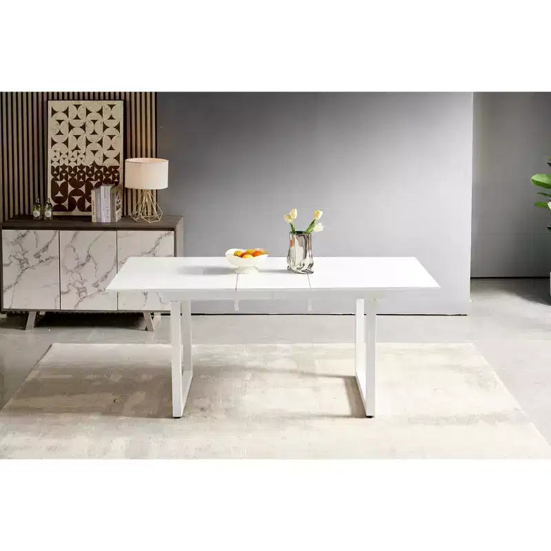 Table à manger carrée extensible avec pied en métal et plateau en MDF, design moderne et compact pour cuisine ou salon