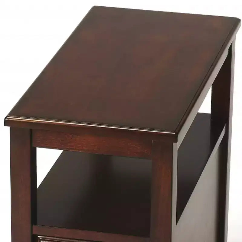 HomeRoots Table d'appoint 24 po en bois manufacturé brun foncé avec deux tiroirs et une étagère