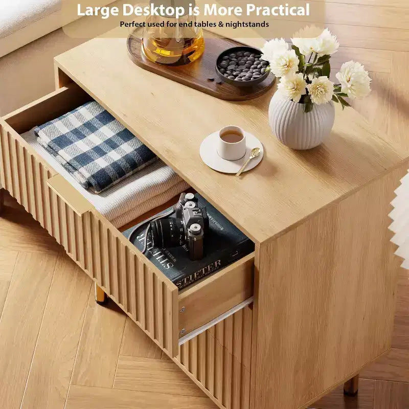 Commode, commode en bois naturel à 3 tiroirs, table de chevet moderne cannelée avec tiroirs profonds
