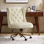 Chaise de bureau Hazel traditionnelle en similicuir avec accoudoirs et dossier à oreilles, capitonnée | ARTFUL LIVING DESIGNS-CAMEL