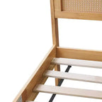Lit double Whisen avec tête de lit en rotin et tiroirs de rangement