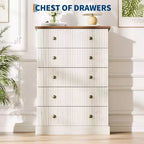 COZONY Commode haute à 5 tiroirs de 114 cm pour chambre à coucher, avec détails cannelés verticaux en bois et poignées métalliques, rangement peu encombrant pour appartement ou chambre d'amis