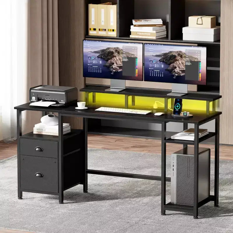 Bureau d'ordinateur noir de 61 pouces avec station de recharge, bureau de jeu réversible, lumières LED, armoire de classement, support d'écran, étagères de rangement, bureau à domicile