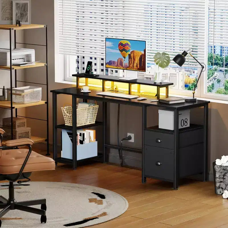 Bureau d'ordinateur noir de 61 pouces avec station de recharge, bureau de jeu réversible, lumières LED, armoire de classement, support d'écran, étagères de rangement, bureau à domicile