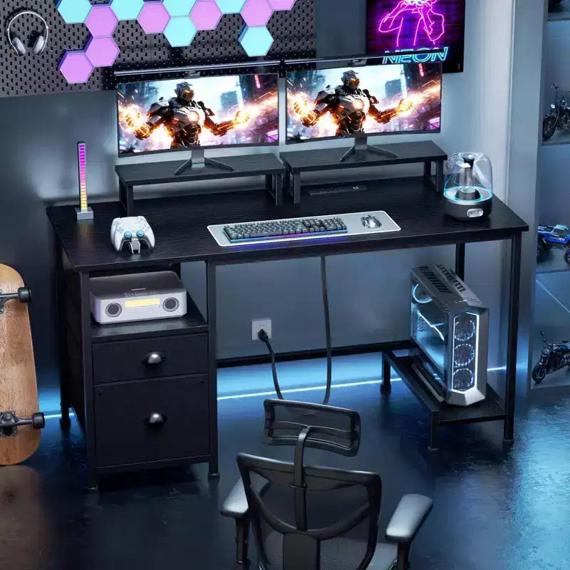 Bureau d'ordinateur noir de 47 pouces avec station de charge, classeur, bureau de jeu pour la maison, 2 supports de moniteur, tiroir de rangement, étagères, table d'écriture pour chambre à coucher