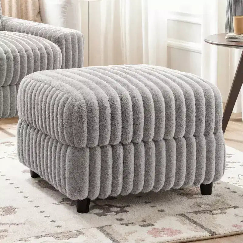 Pouf Varos Furry Channel en tissu rembourré de duvet – Gris clair – iNSPIRE Q