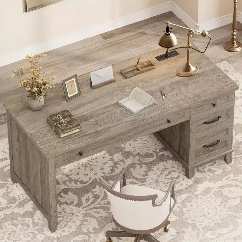 53,5'' Bureau de direction de ferme avec station de recharge, bureau d'ordinateur en bois avec tiroirs et classeur pour bureau à domicile
