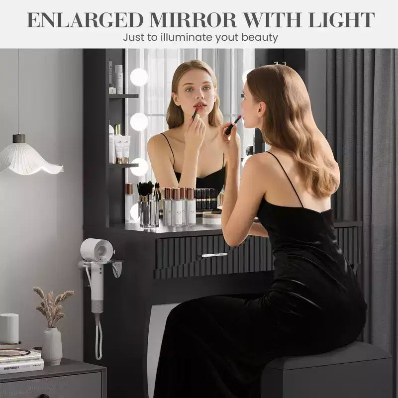 Coiffeuse avec miroir, coiffeuse avec prise de courant, 2 tiroirs, 6 étagères, support pour sèche-cheveux et tabouret, meubles de coiffeuse modernes pour chambre à coucher.