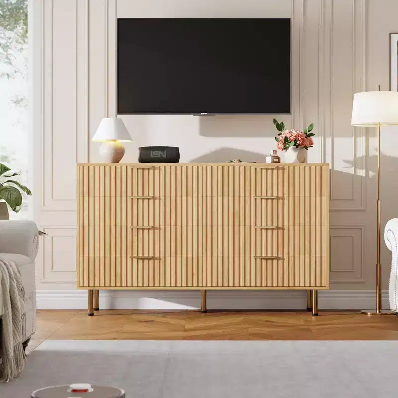 Commode 8 tiroirs pour chambre à coucher, 55 po de large, en bois moderne avec poignées en métal, design anti-basculement, organisateur de rangement robuste pour salon