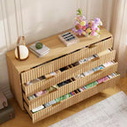 Commode 8 tiroirs pour chambre à coucher, 55 po de large, en bois moderne avec poignées en métal, design anti-basculement, organisateur de rangement robuste pour salon