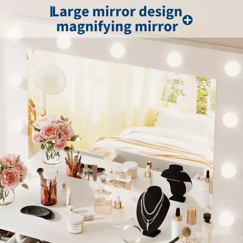 Coiffeuse blanche avec miroir et lumières, table de maquillage moderne avec station de charge et tiroirs, coiffeuse en bois avec rangement pour chambre à coucher
