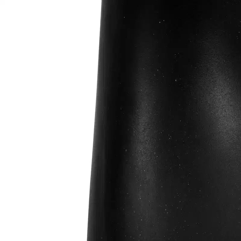 Table d'appoint ou table de chevet artistique pour la décoration intérieure - Table unique avec base en clubs de golf et plateau en verre pour bureau, chambre ou salon - 22 Noir
