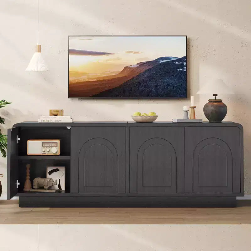 Meuble TV Bestier 63" pour téléviseurs 55/60/65 pouces, console TV 70" avec 2 portes et rangement ouvert, table console basse/moyenne cannelée