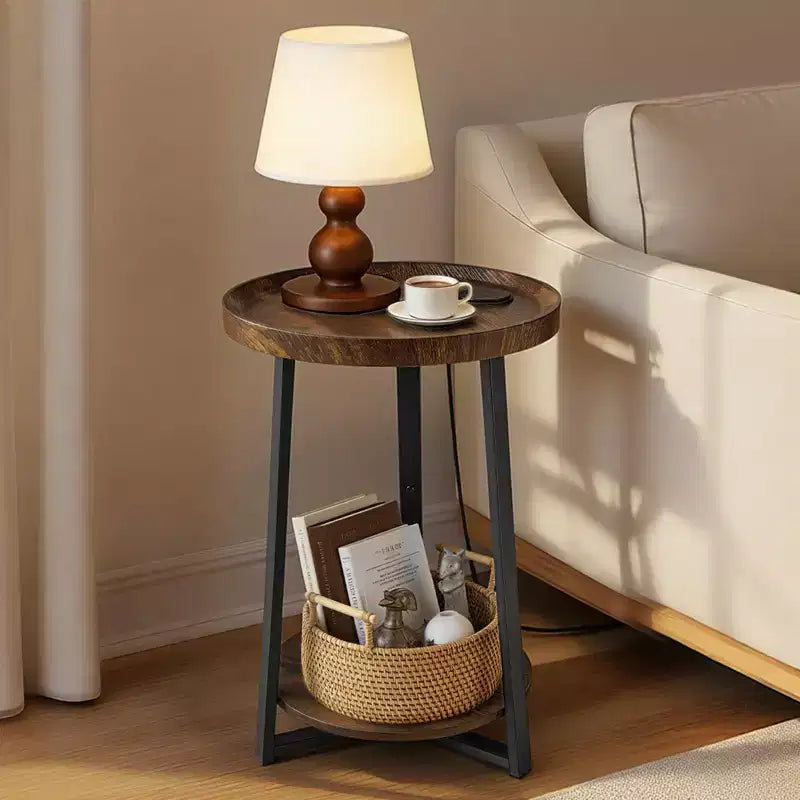 Table d'appoint VEVOR, table d'appoint ronde à 2 niveaux avec étagères de rangement ouvertes, table de chevet moderne avec port de chargement USB et CA, bois, marron et noir
