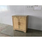 Meuble de rangement buffet en rotin 59 po avec 4 portes, étagère fixe et poignées en métal