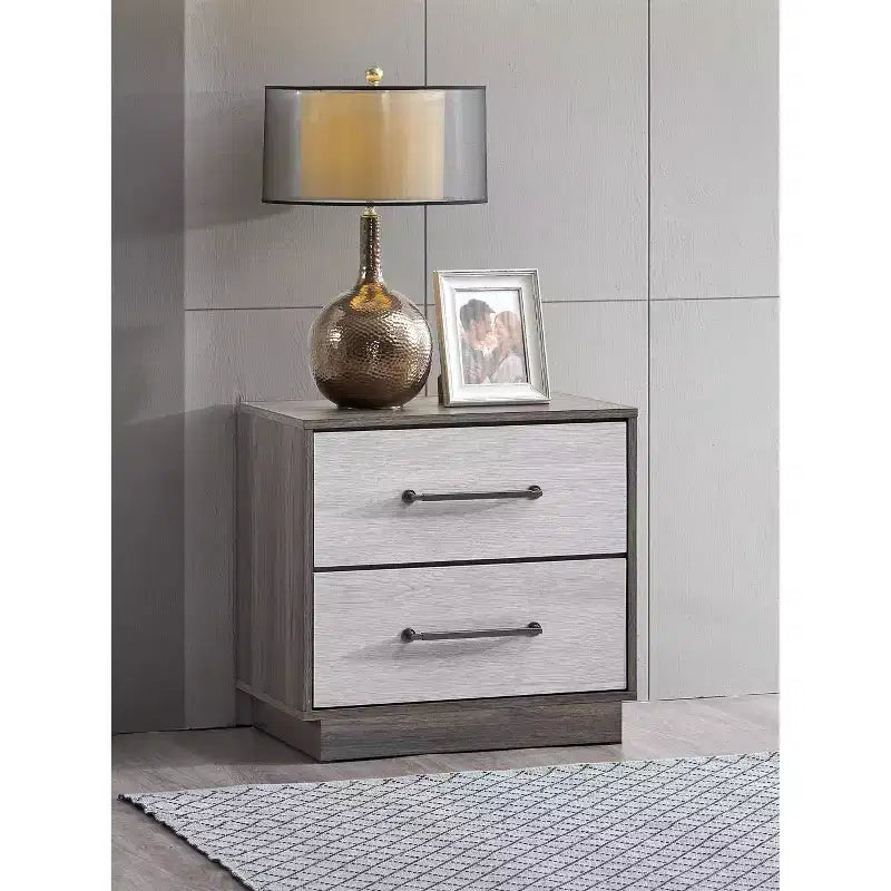 Table de chevet Passion Furniture Aberdeen grise et chêne à 2 tiroirs de 24 po de largeur